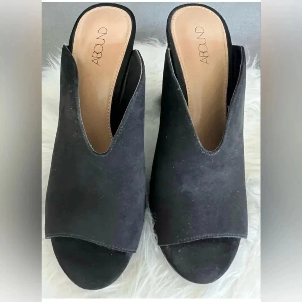 NWT Abound Slip On Block
Heels NWT - image 2